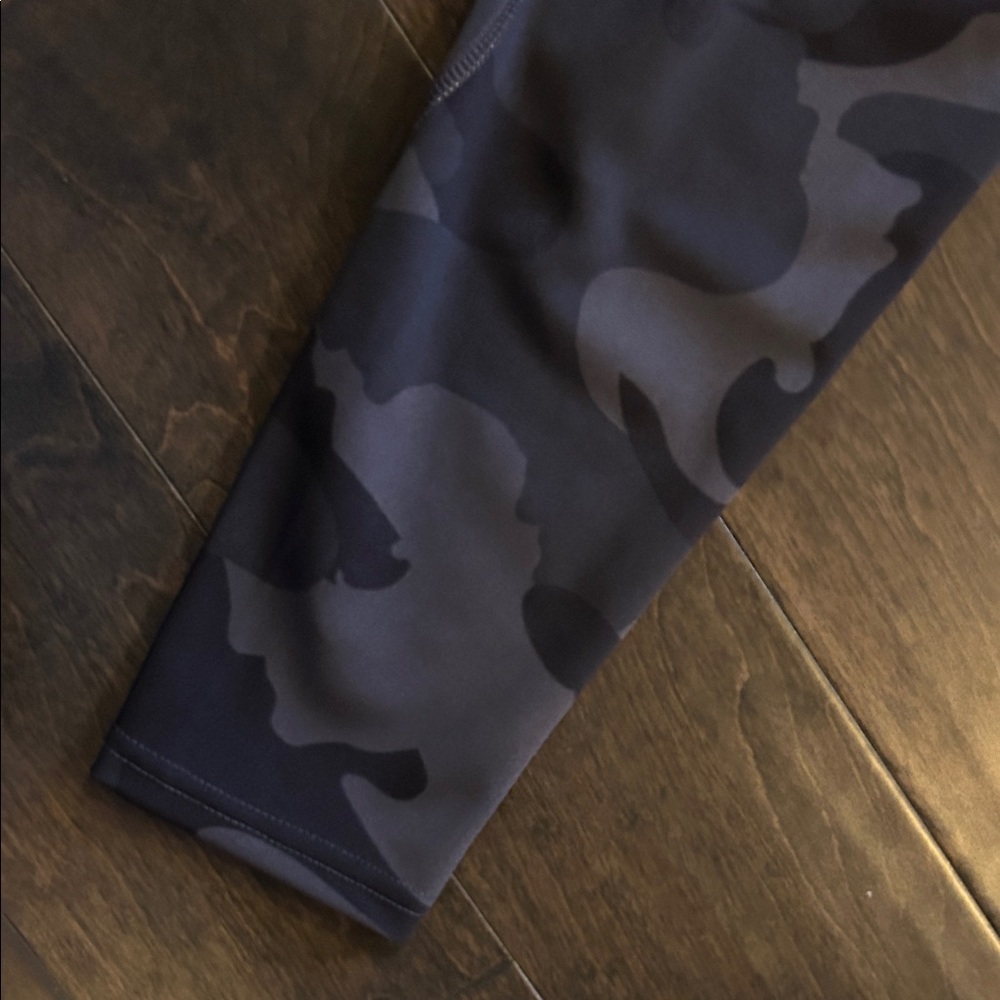Body Glove (L) Cargo Camouflage Leggings - Picture 4 of 6